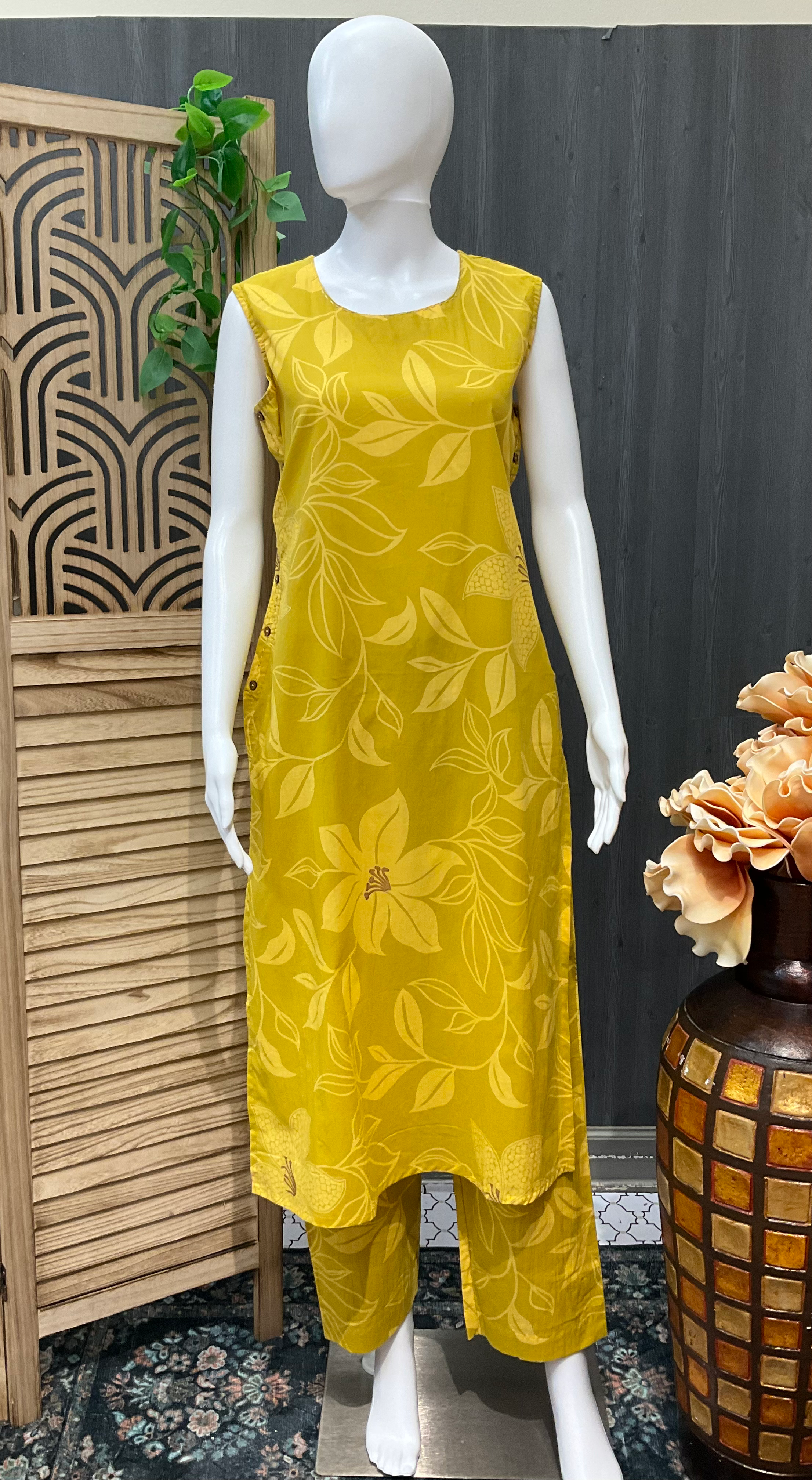 Co-ord Sets -Sleeveless Kurti set image 0