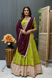 Garba Dandiya Chaniya Choli Sets