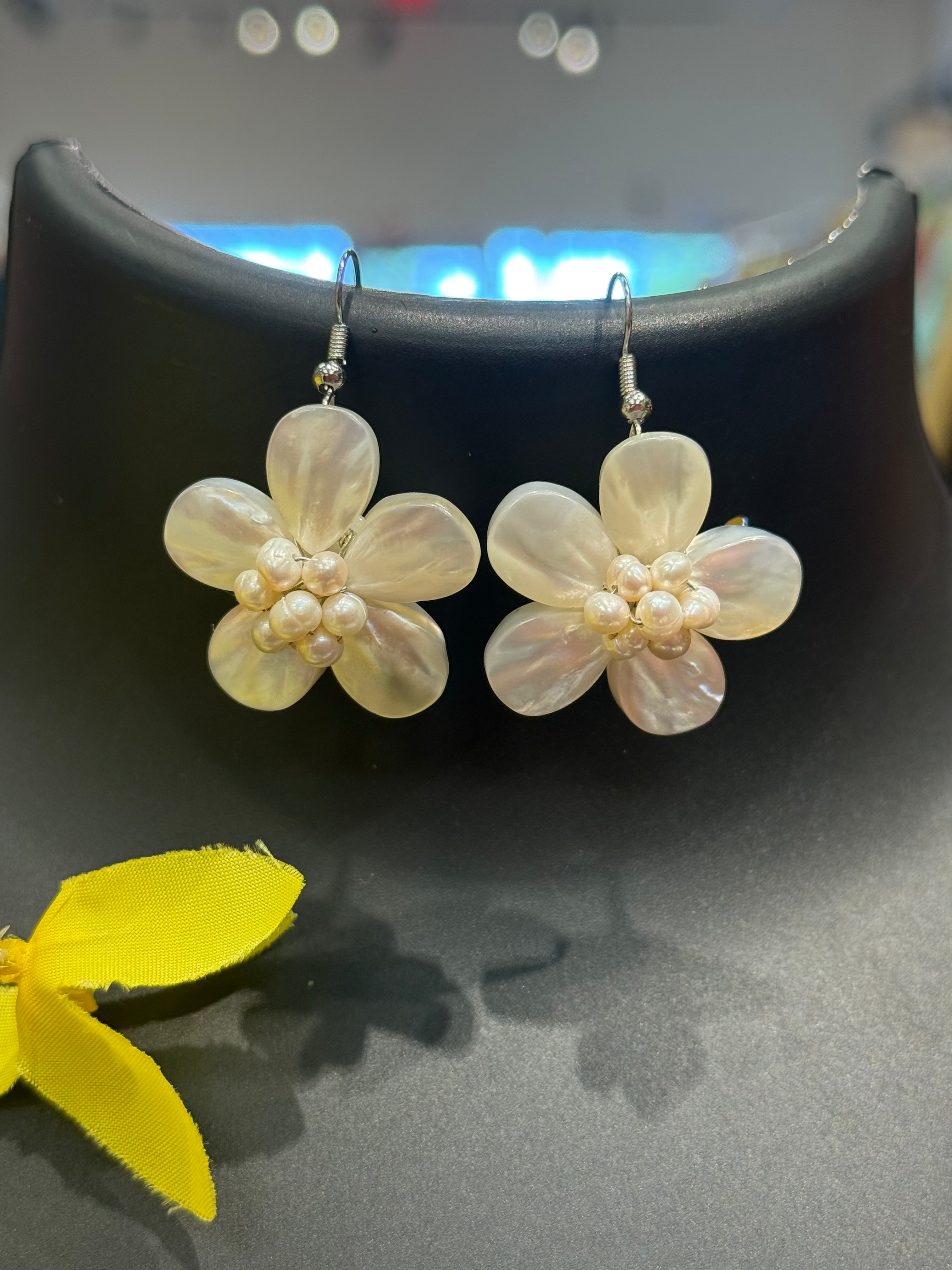 Flower Hanging Earrings  image 1
