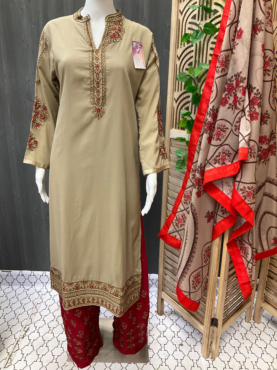 Chudidhar - Elegant and Attractive Party wear chudidhar/Kurti set - Size 42/US M image 2