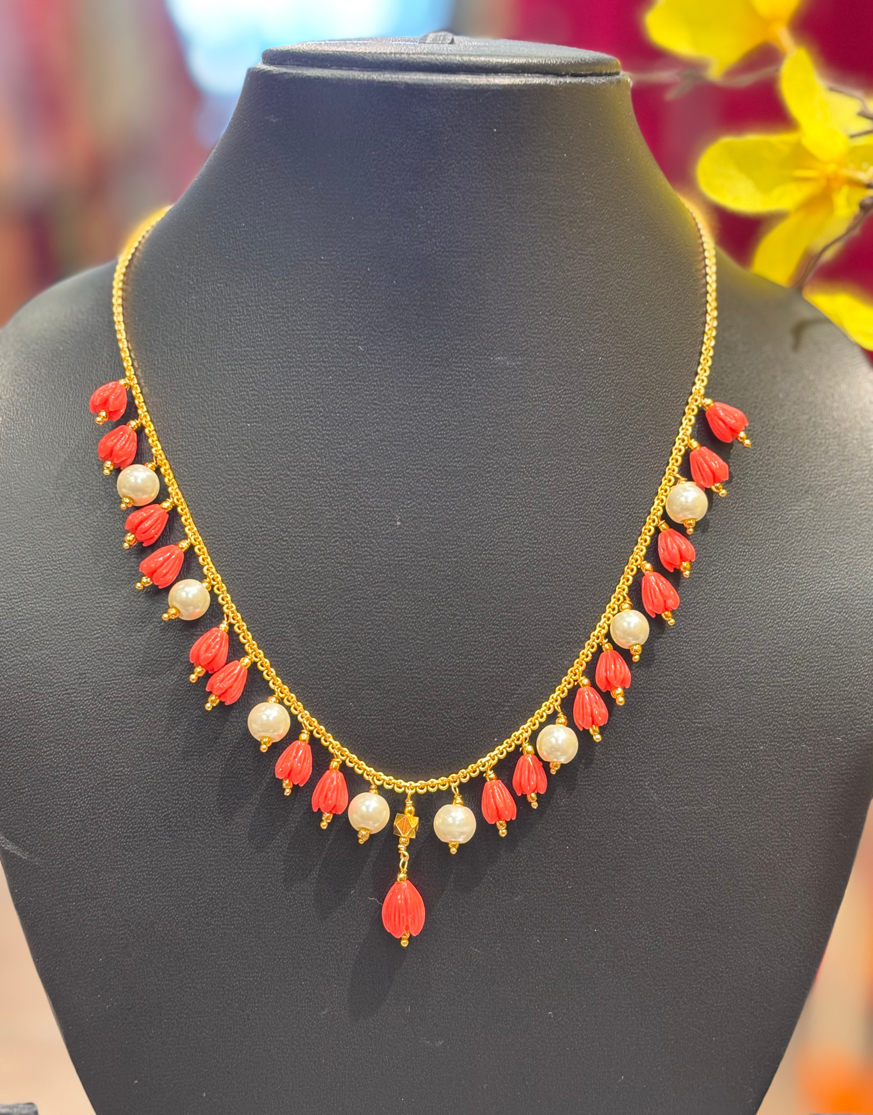 Cute Chain with Tulips and Pearls image 0