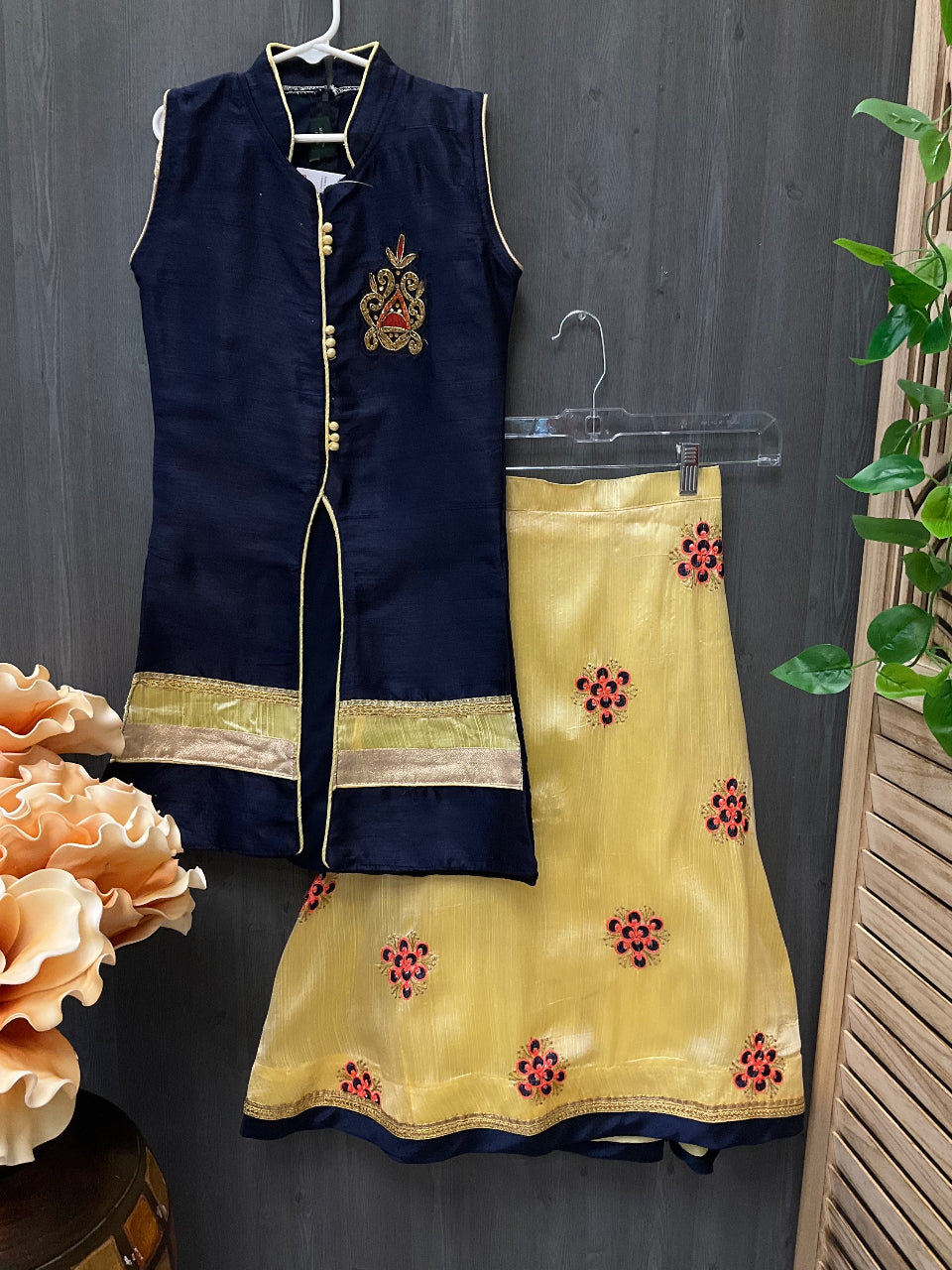 Indian Kids dress size 26 image 0