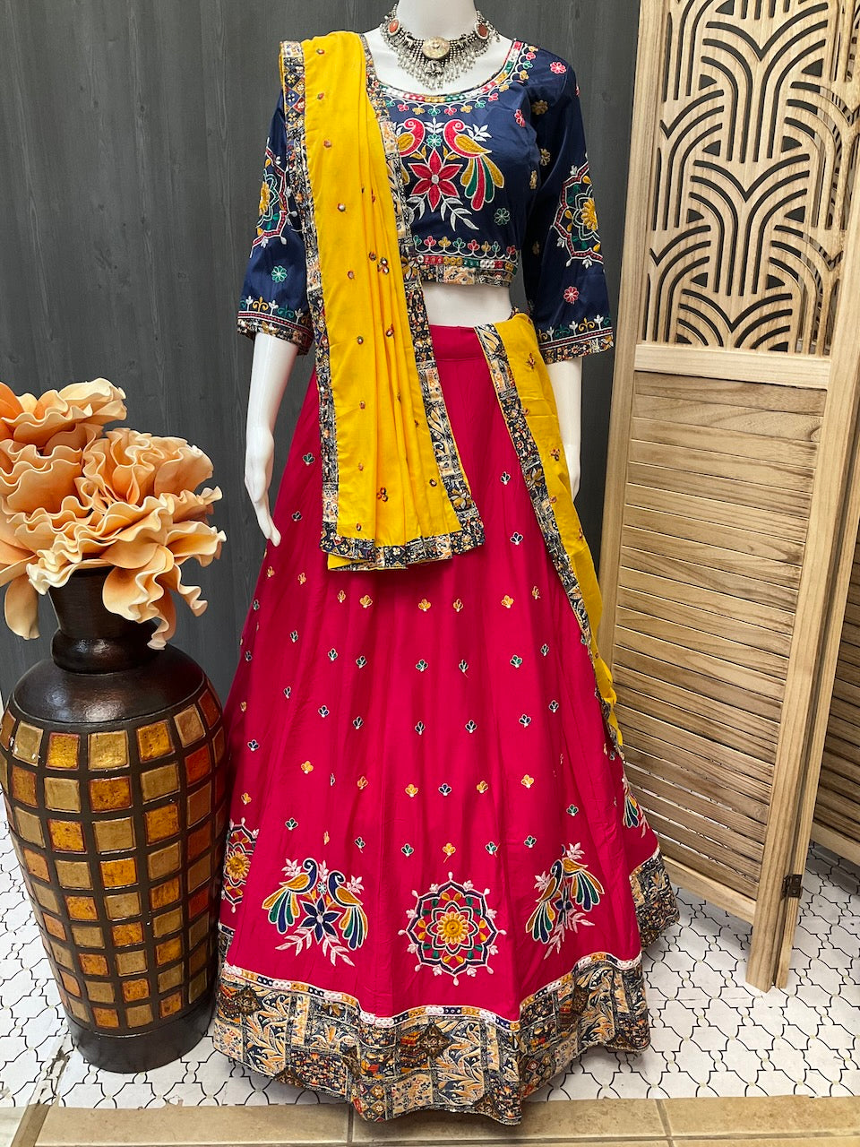 Dhandiya Chaniya Choli/lehenga collection for Garba image 3