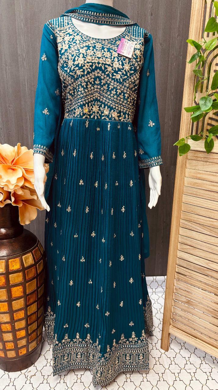 Long Party Wear dress with Embroidery work- Size 38/44 image 4