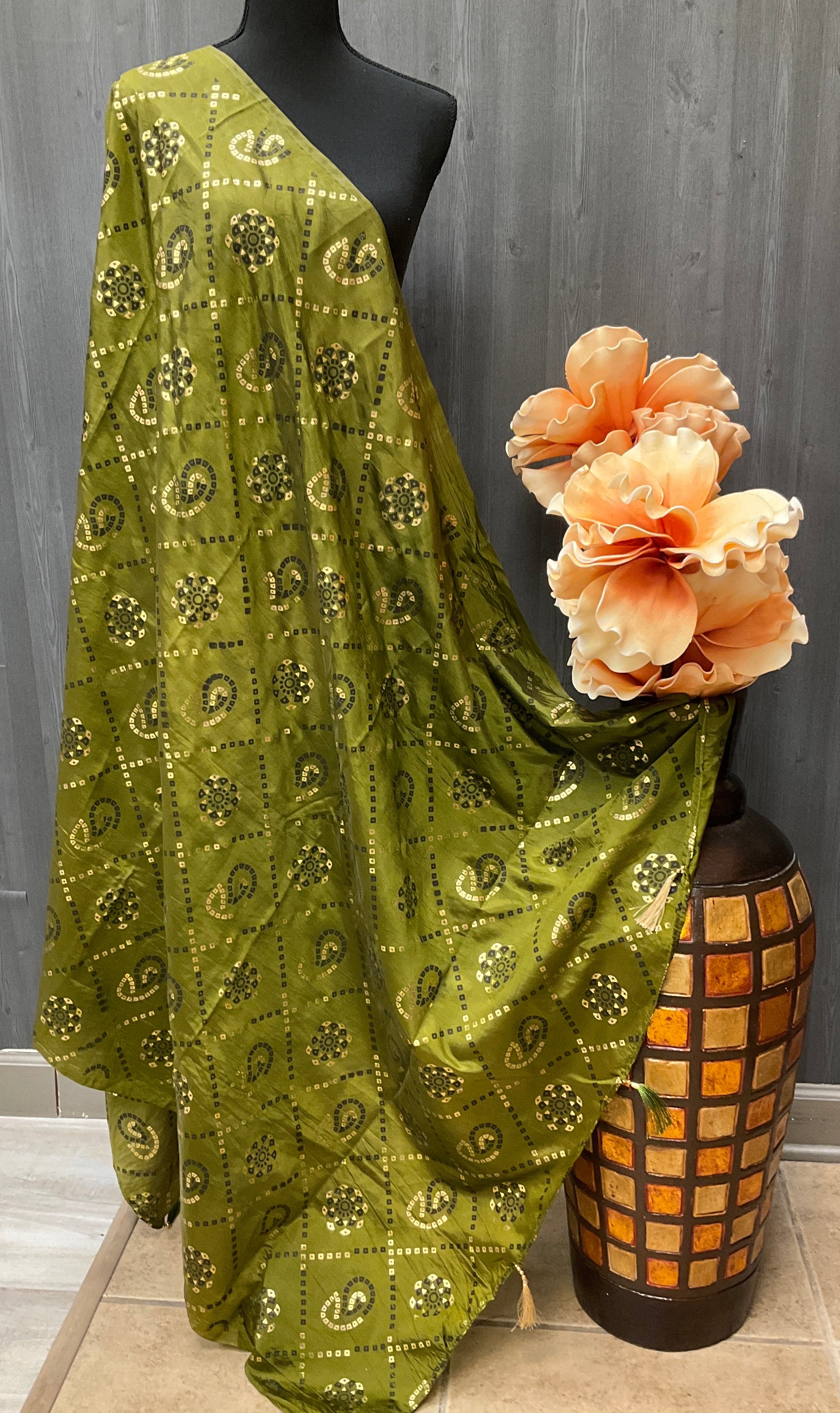 Bandhani Dupatta - Flashy Green with Gold Print Dupatta image 0