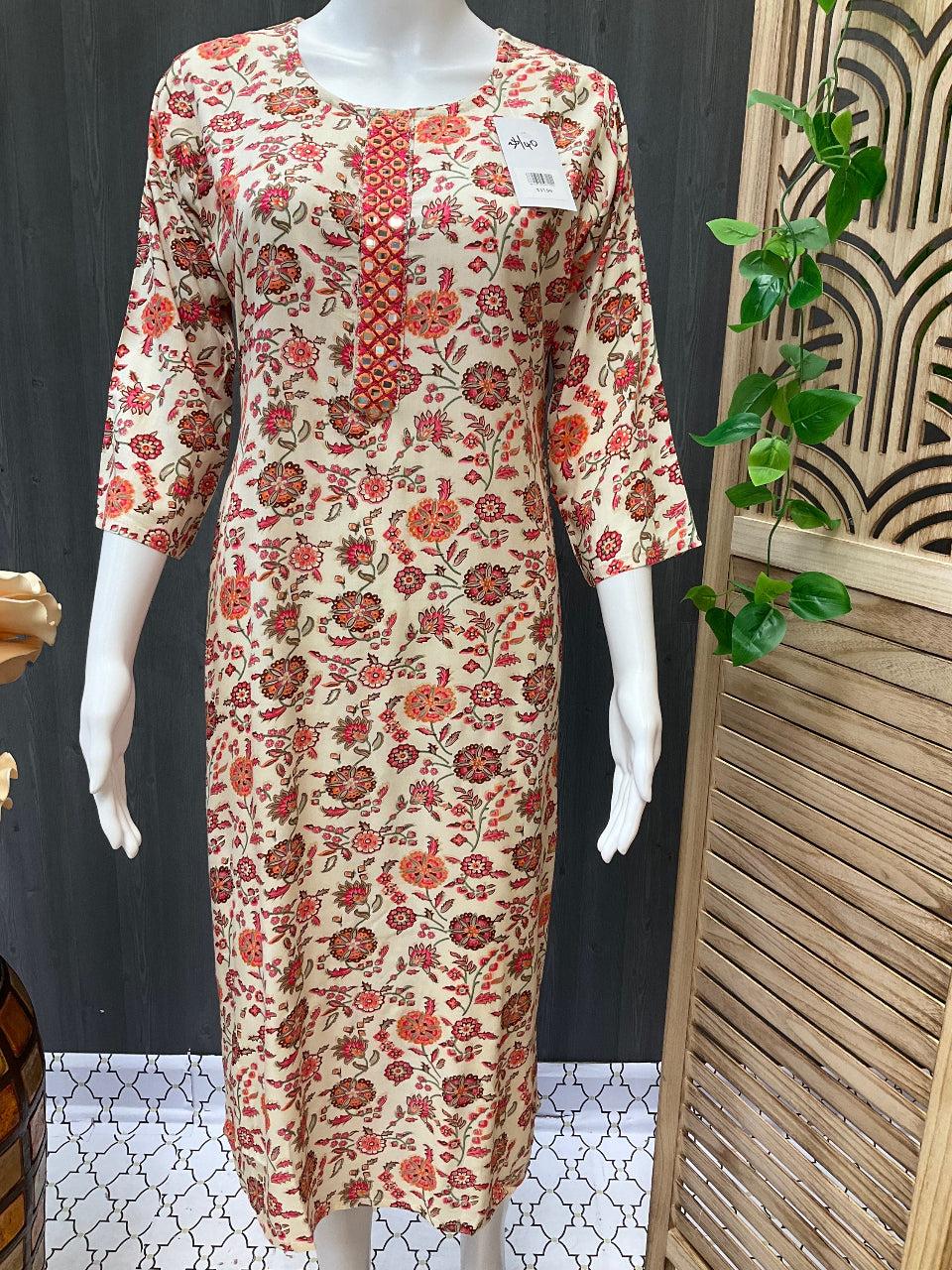 Size 44/US L-Soft rayon half white kurti with floral print image 3