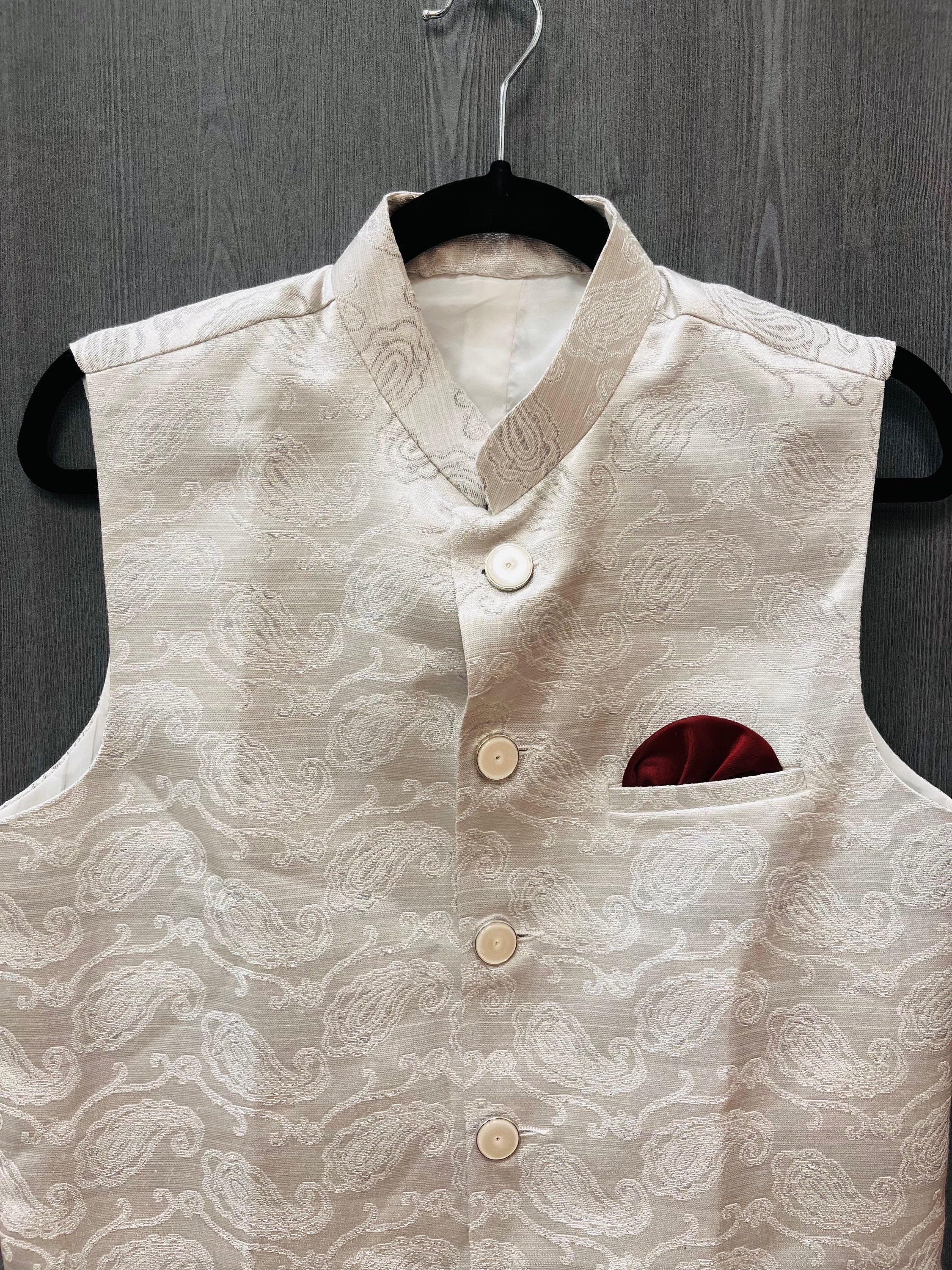 Kurta Vest - Mens Half White Vest in size 38 image 1