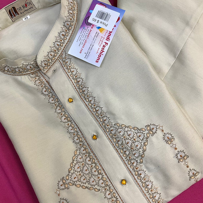 Men’s Kurta set fits size 42-NP