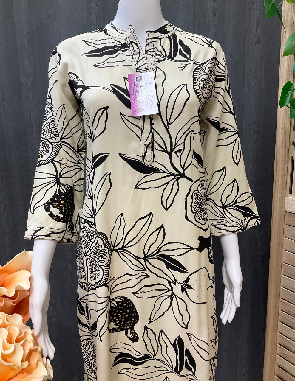 Size 42/US M-Floral Print Kurti with Floral print image 1