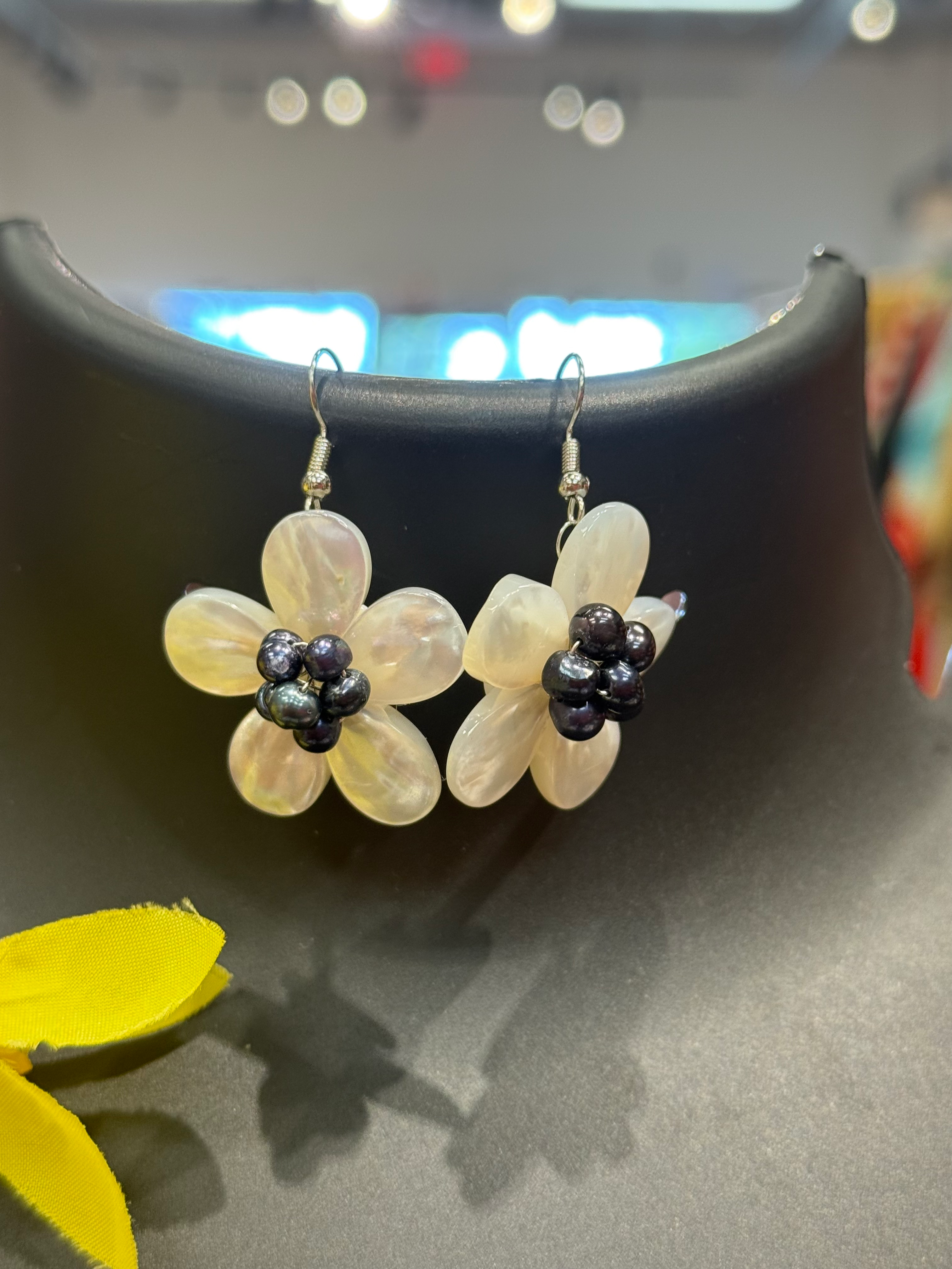 Flower Hanging Earrings  image 2