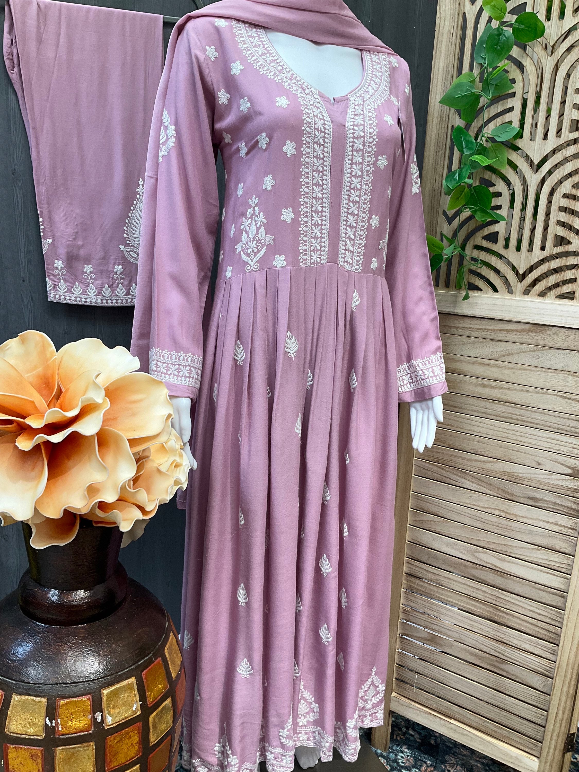 Light purple chikankari kurti set- Size 38/US XS image 1