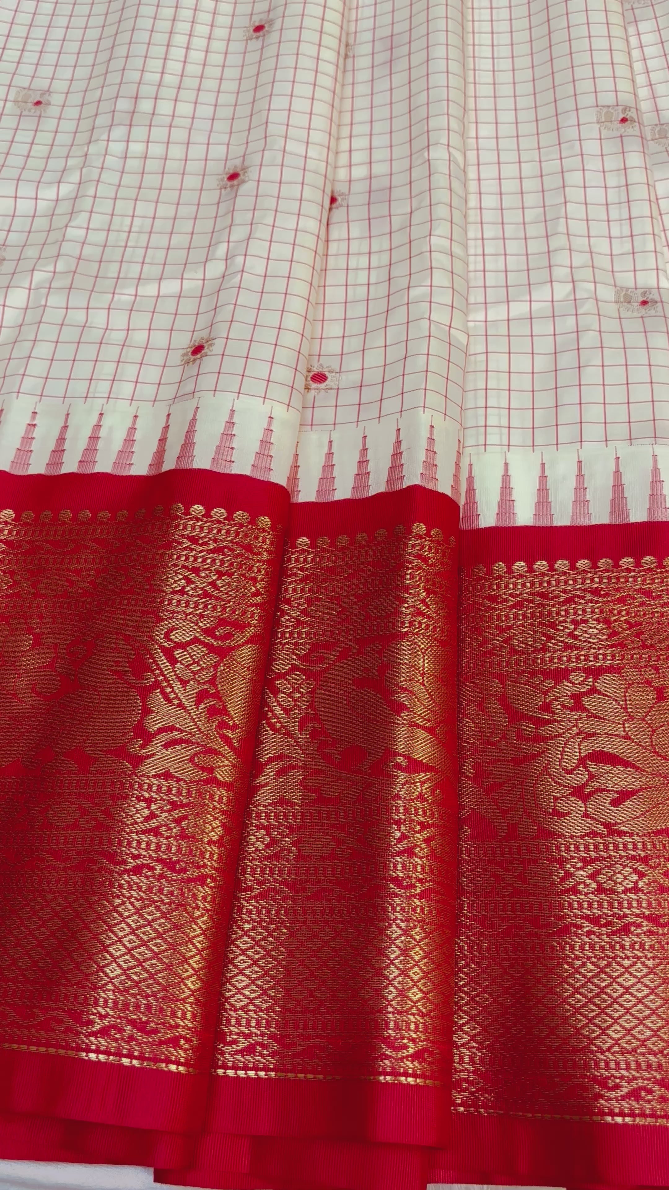Semi Gadwal Silk Checks Saree