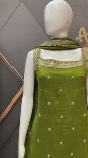 Women’s Mehendi Green Sleeveless Kurti Set