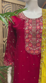 Women’s with Contrast Dupatta Vichitra Silk Kurti Set